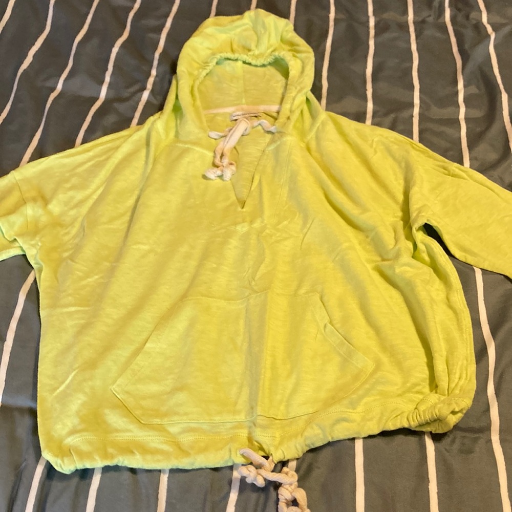 Women’s light weight hoodie. American Eagle Outfitters. Size lg. Neon.